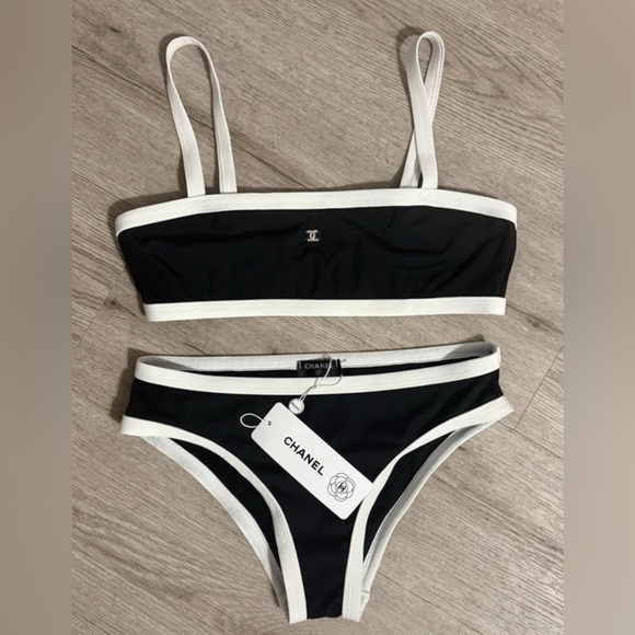 no brand Other - NWT Black&White Bikini Set - 2 pieces swimsuit size S (it runs Xs)